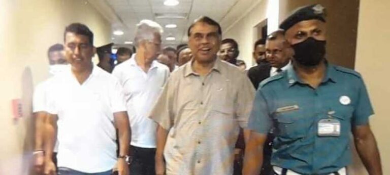 පොලිස් කොමිසමේ සභාපති බැසිල් සමග එළිපිට වැඩ : ඉතිහාසය මෙන්න !