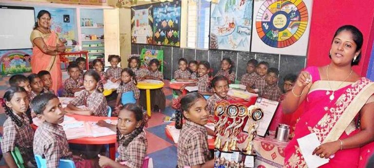 සිසු දරුවන්ගේ අධ්‍යාපනය වෙනුවෙන් තම රන් භාන්ඩ විකුණා දැමූ ගුරුවරිය