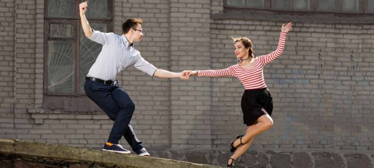 සංස්කෘතිකවාදීන්ට කතාවක්, ඒ නටපු ටීචර්ට, ටීචර්ලාට අපේ සුබ පැතුම්