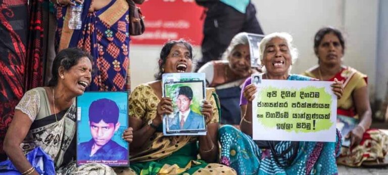 රනිල්ට උතුරෙන් කළු කොඩි : පොලිසිය සමග ගැටුමක් !