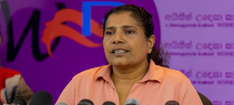 දරුවන්ට පාසල් නොගිහින් රස්සා කරන්න වෙලා : මාපියන් එක්ක පාරට බහිනවා