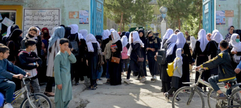 සරසවි දොරත් වැසුණු ඇෆ්ගන් දියණියන්ගේ ඉරණම