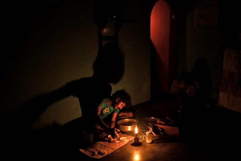 කැබිනට් අනුමත විදුලි ගාස්තු 15 සිට ක්‍රියාත්මකයි : කොමිසම අඩු කළොත් අපි එකඟ වෙනවා – විදුලිබල සාමාන්‍යධිකාරි