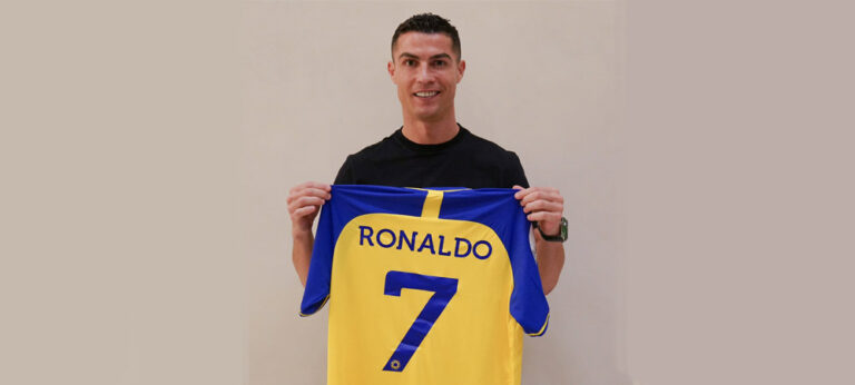 පාපන්දු ක්‍රීඩකයකු ලබන ඉතිහාසයේ වැඩිම වැටුප රොනාල්ඩෝට