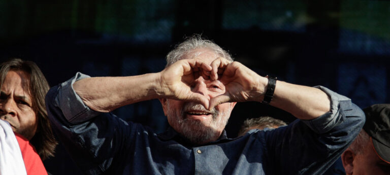 බ්‍රසීලයේ නව ජනාධිපති  “ලූලා” දිවුරුම් දෙයි