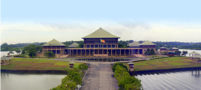 ස්වාධීන කොමිෂන් සභා ප්‍රශ්න අනිද්දාට ලිහෙයිද? : ආණ්ඩුක්‍රම ව්‍යවස්ථා සභාවේ විශේෂ රැස්වීමක් !