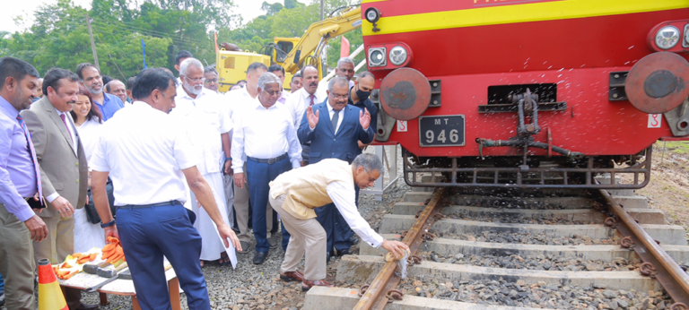 ඉන්දියන් ණයවලින් උතුරු දුම්රිය මග අලුත් වෙයි!