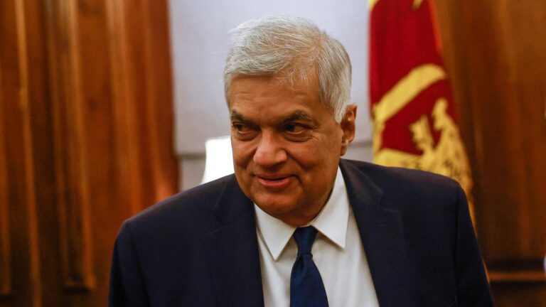 හේතුව ආරක්ෂක ප්‍රශ්නයක් – රජයේ මුද්‍රණාලයාධිපති : තැපැල් ඡන්ද දින පසුව කියන්නම් – මැතිවරණ කොමිසම