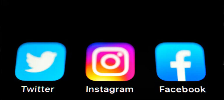 Facebook – Twitter – insta<br>වැඩක් කරන්න වෙන්නේ සල්ලි ගෙව්වොත් විතරයි !