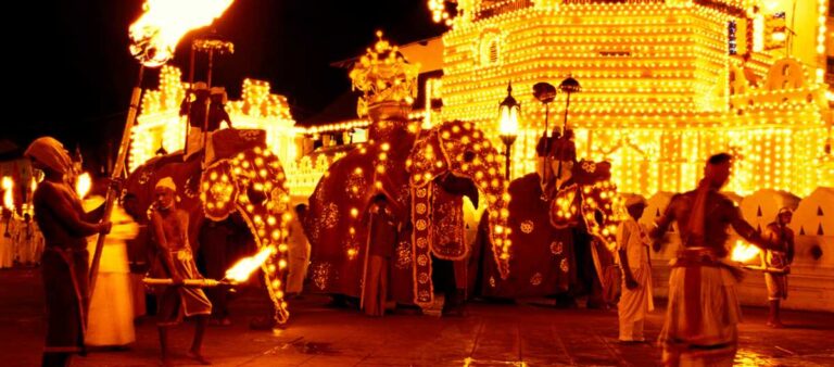 රනිල්ගේ ඉල්ලීමට පවත්වන ජනරජ පෙරහැර අද : සෘජු වියදම කෝටි 10 පනී : thetime.lk කර්තෘ මණ්ඩල මතය කුමක්ද ?
