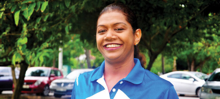 සුසන්තිකා ශ්‍රී ලංකා කාන්තා ක්‍රිකට් පිල හා එක්වෙයි : පෙරළියක් කරනවා – චමරි