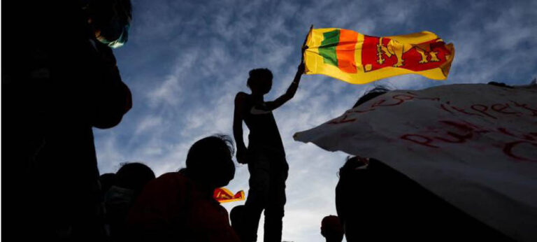 මිත්‍රවරුනි, අපි නිදහස් විය යුතුය !