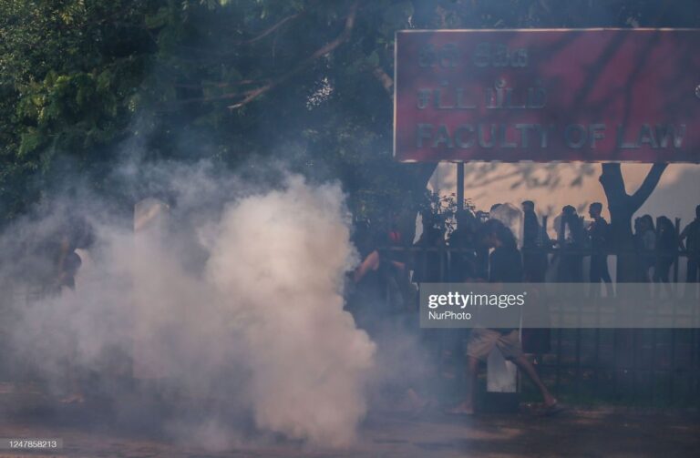 නීති පීඨයේ ආචාර්යවරු 34ක් පොලිස් ප්‍රහාරය හෙළාදකිති : ඉදිරියට මෙහෙම වෙන්නෙ නෑ – කොළඹ උප කුලපති !