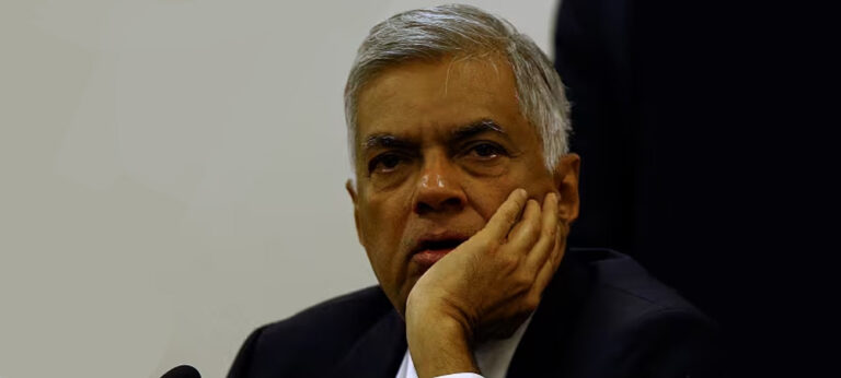 ඡන්දෙට මුදල් ඉල්ලූ කොමිසමේ ලිපිය රනිල් ළඟට යවයි : මට තනියම උත්තරයක් දෙන්න බෑ – ජනාධිපති