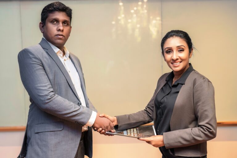 විද්‍යුත් මාධ්‍ය ක්‍රියාකාරිනියක වන ඇන්ජි කෲස් Blockverse සමග අලුත් වැඩක් අරඹයි !