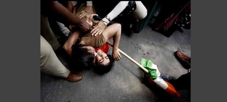 ඉන්දියාවේ නව පාර්ලිමේන්තුව විවෘත කළා