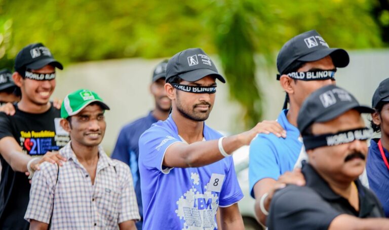 නෙත් පාදා අඳුරේ තැබීම හෙවත් දෘශ්‍යාබාධිත උපාධිධාරීන්ගේ විරැකියා අර්බුදය !