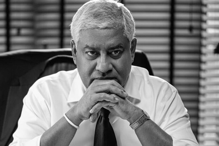 පොලිස් කොමිසම අජිත් රෝහණට එරෙහි වෙයි : ජ්‍යෙෂ්ඨ නියෝජ්‍ය පොලිස්පතිවරුන්ගේ ස්ථාන මාරු අර්බුදයේ සම්පූර්ණ කතාව !