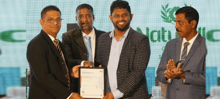 නැචුරලි සිලෝන් වෙතින් ශ්‍රී ලාංකේය ලලනාවන්ගේ රුව වඩන නවීන සහ පරිපූර්ණ ආයුර්වේදීය නිෂ්පාදන පෙළක්