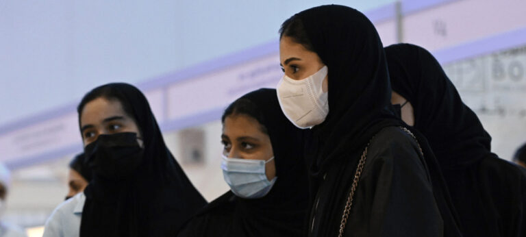 ඇඳුමෙන් ආගම හඳුනා ගැනීම සිදුනොවිය යුතුයි : ප්‍රංශයේ පාසල් තුළ අබායා තහනම් !