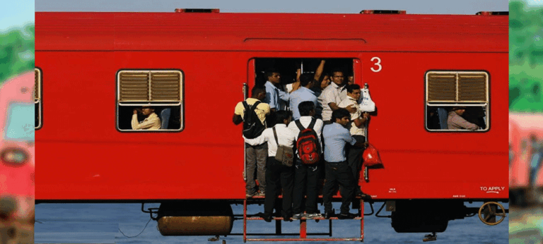 වැඩට යන සුන්දර කෝච්චිය – මගේ ජංගම පුස්තකාලය !