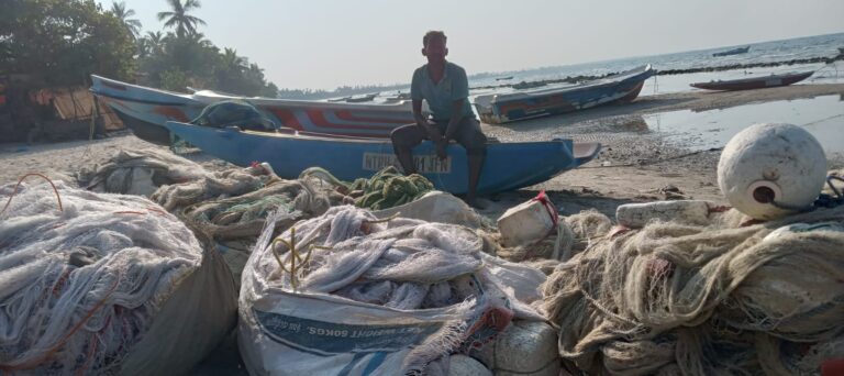 ‘අපි ලංකාවේ පුරවැසියන් නෙමෙයි ද?’ –  ආණ්ඩුවලට නොපෙනෙන උතුරේ දූපත් ධීවරයන්ගේ විඳවන ජීවිත !