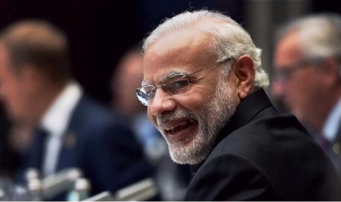 wife-sends-56-inch-blouse-to-Narendra-Modi-1