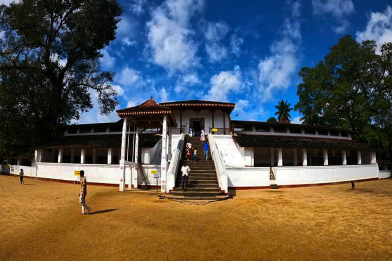 සමන් දේවාලයේ වැඩ බලන බස්නායක නිලමේ පත්කළේ නීතියට අනුව : බෞද්ධ කටයුතු කොමසාරිස් විගණන වාර්තා එළියට අදී !