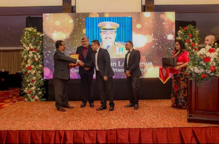 වැලිකඩ ලැයිස්තුගත සමූහ ඝාතනයේ ‘කුප්‍රකට’ එමිල් රංජන්ට අධිකරණ ඇමැතිගෙන් ගෞරව සම්මාන ලැබුණේ කෙසේද?