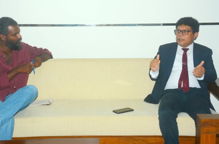 අලියද, මිනිහද වඩා වැදගත්? – අපි මේ දෙකෙන් එකක්වත් අනෙකට වඩා ඉහළින් තියන්නෙ නෑ : පරිසර ඇමැති දම්මික පටබැඳි
