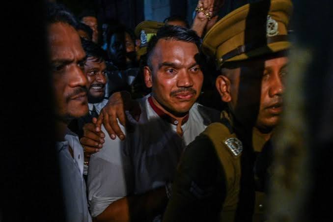 නාමල් ඇතුළු සැකකරුවන් රිමාන්ඩ් නිසා සාක්ෂිකරුවන් බය නැතුව ප්‍රකාශ දෙනවා – අල්ලස් කොමිසම අධිකරණයට කියයි !