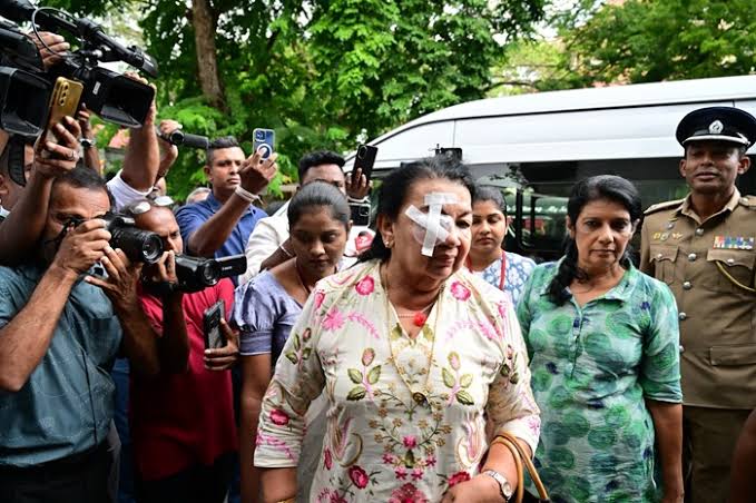 ළමා රෝහලට දුන් ස්කෑන් යන්ත්‍රයෙනුත් වංචා කළ බවට සැක, ඇය ශිරන්ති රාජපක්ෂ !
